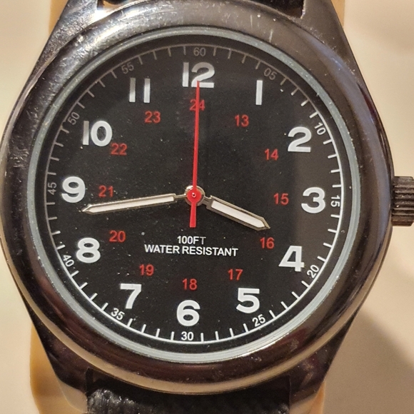 10/$20 FMDOGE005 Black Nylon Men's Field Watch - Picture 1 of 4